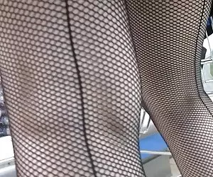 Medias de rejilla con costura en el mercado ass porn