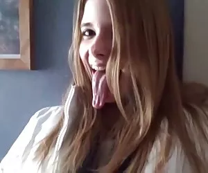La lengua larga de las niñas putas baratas