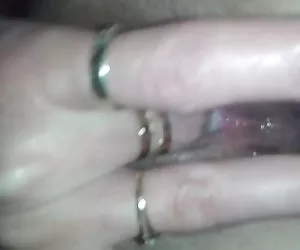 Ma femme se doigte et jouit porno el culo
