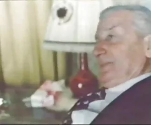 Hombre de más edad en traje... jean villroy consigue un trabajo de golpe...desgaste de tweed viejas cachondas xxx